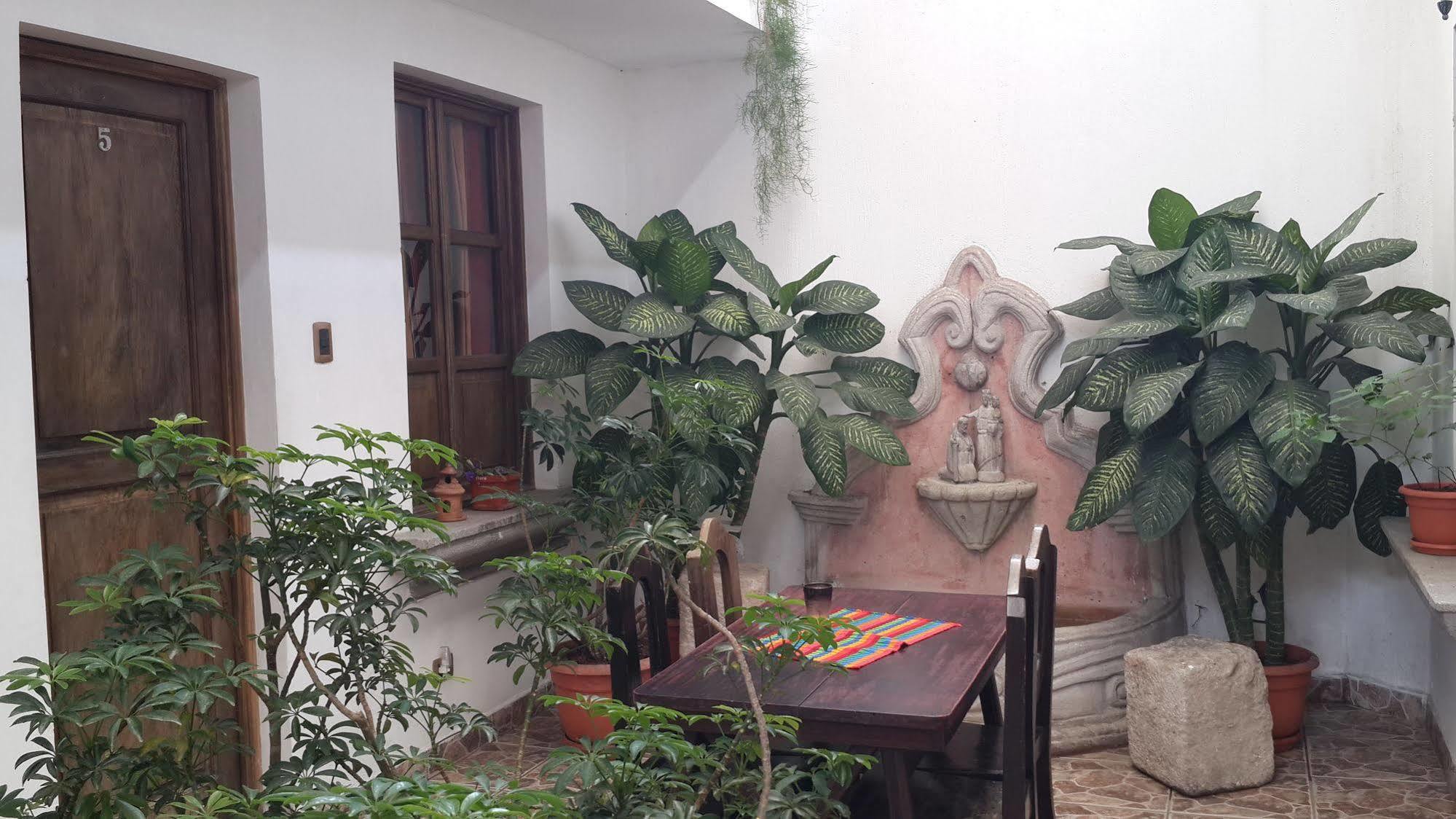 Hotel Las Piletas Antigua ภายนอก รูปภาพ